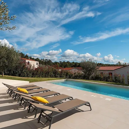 Besonderes Steinhaus Mit Privatpool, Panoramablick, Garten, Grill, Waschmaschine