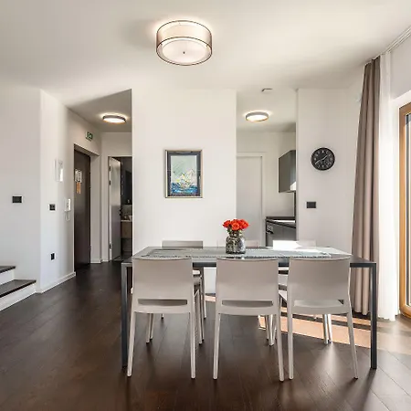 Semesterbostad Besonderes Steinhaus Mit Privatpool, Panoramablick, Garten, Grill, Waschmaschine
