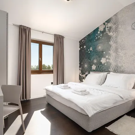 Semesterbostad Besonderes Steinhaus Mit Privatpool, Panoramablick, Garten, Grill, Waschmaschine