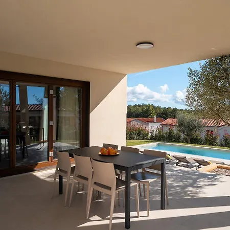 Semesterbostad Besonderes Steinhaus Mit Privatpool, Panoramablick, Garten, Grill, Waschmaschine *