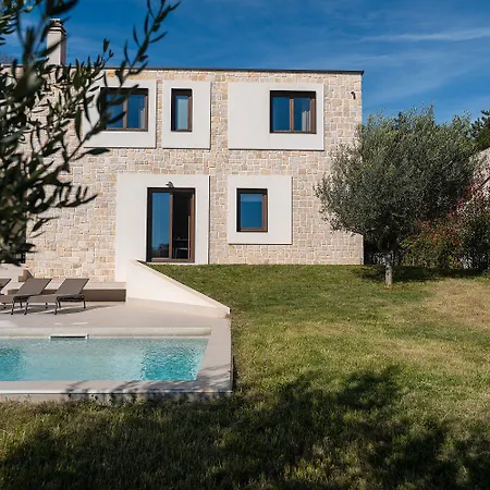 Besonderes Steinhaus Mit Privatpool, Panoramablick, Garten, Grill, Waschmaschine *