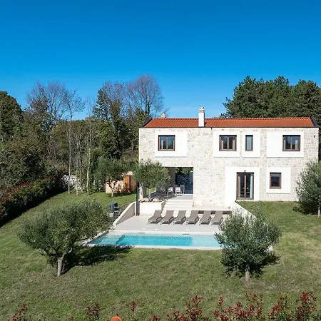 Besonderes Steinhaus Mit Privatpool, Panoramablick, Garten, Grill, Waschmaschine * Višnjan