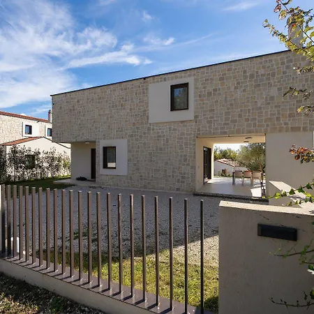 Besonderes Steinhaus Mit Privatpool, Panoramablick, Garten, Grill, Waschmaschine Semesterbostad